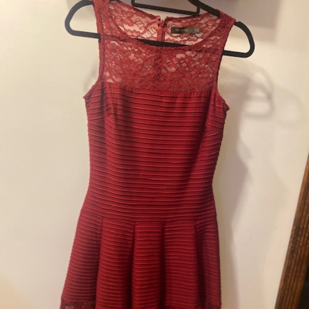 Gorgeous lace red dress